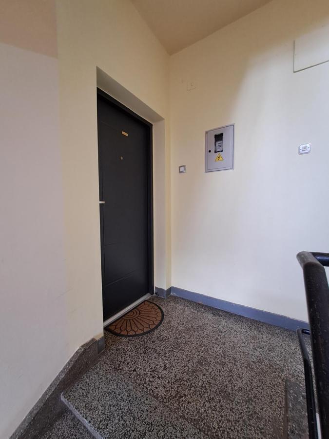 Yulia Apartman Пула Экстерьер фото